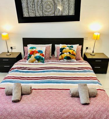 Gzira Apartment | Steps to the Sea 1-BR Central Apartment