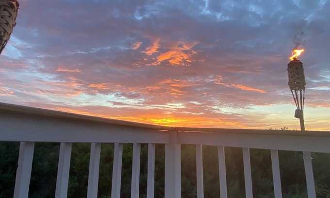 Portland House | Coastal Retreat with Ocean Views, Pet Friendly & Sleeps 10!