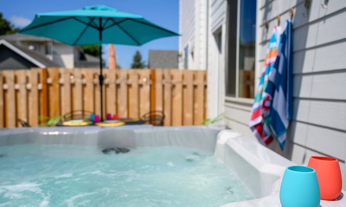 Carlton House | Unwind Steps from Wine Tasting with Hot Tub Relaxation
