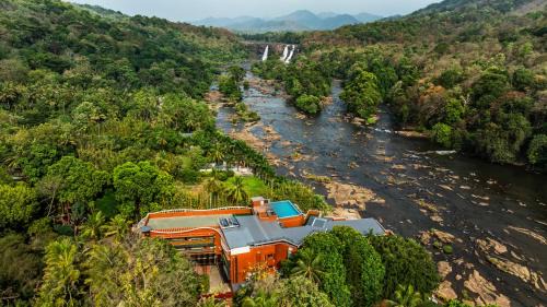Perumbavoor Resort | Discover Sterling Athirappilly with Pool and Restaurant