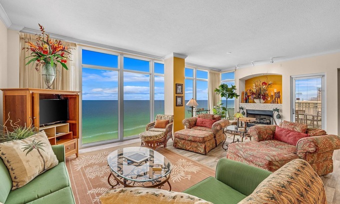Thomas Drive Condo | Sterling Beach 1007 Huge 4BR/4BA Corner Unit! Heated Pool, Grills & FREE Golf