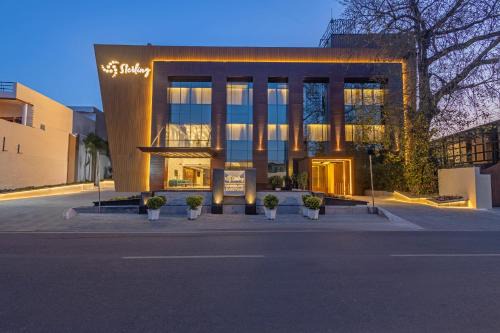 Amritsar Hotel | Budget-Friendly Retreat at Hotel Borderland with Hot Tub