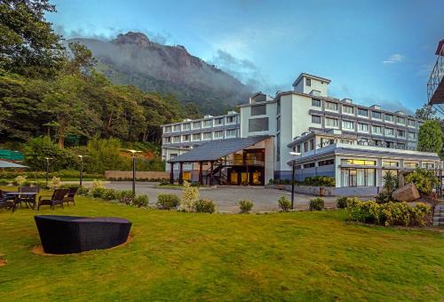 Udumbanchola Resort | Relaxing Retreat at Sterling Munnar with Pool & Spa