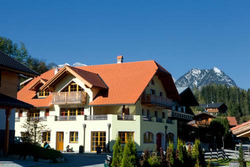 Annaberg im Lammertal Apartment | Discover Steuer 59 App 6: Family-Friendly Retreat