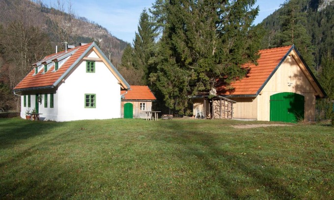 Hinterstoder House | Relax at Steyr River Lodge: Pet and Child Friendly Stay