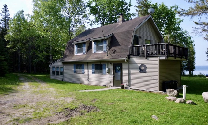 Drummond Island House | Experience Sticks & Stones with Bunkhouse on Drummond Island