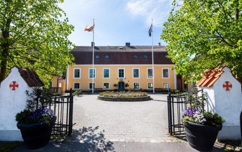 Hoor Hotel | Pet-Friendly Stiftsgården Åkersberg: 4-Star Comfort Awaits