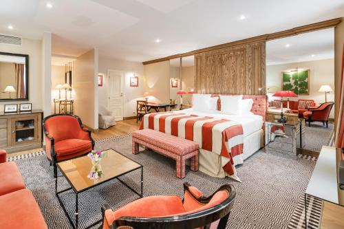 Old Town Hotel | Elegant Stikliai Hotel: 5-Star Stay with Spa & Pool