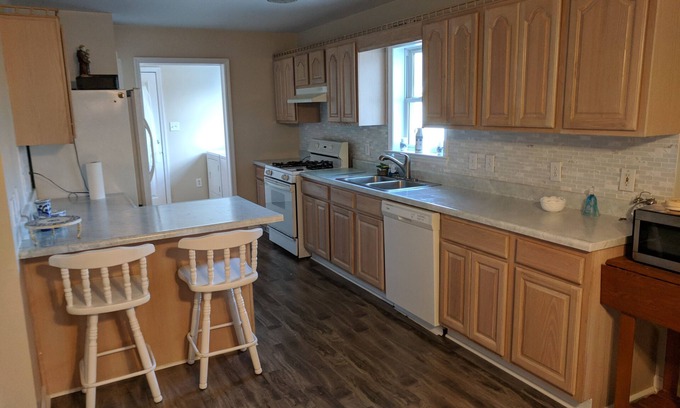 Youngstown House | Book Your Lake View Stay for the Solar Eclipse Today!