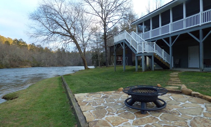 Murphy House | River Haven: Your Mountain Retreat by the Nottely River