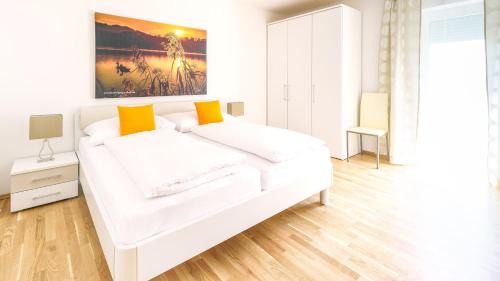 Unterburg am Klopeiner See Apartment | Stylish Apartment with Balconies for Up to Six Guests