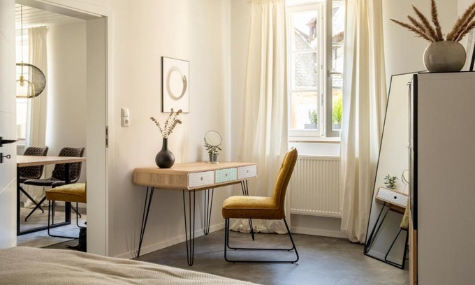 Bayreuth Apartment | Elegant Apartment in Bayreuth's Pedestrian Zone, 9.7/10 Rating