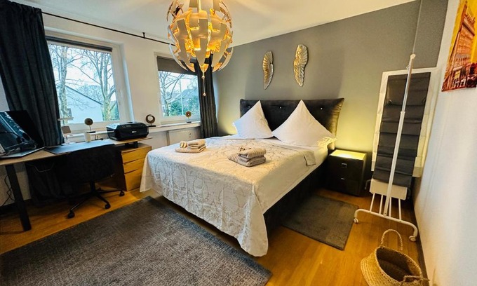Bergerhausen Apartment | Stylish Central Hotel with Balcony & Netflix - Rated 9.3/10