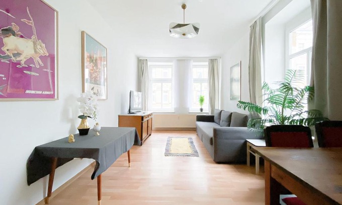 Plagwitz Apartment | Stylish 2-Bedroom Apartment with Kitchen & Family-Friendly Amenities