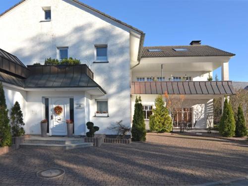Madfeld Apartment | Stylish Ground Floor Apartment with Garden near Brilon