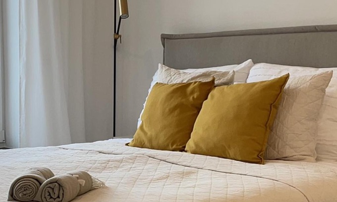 Xanten Apartment | Elegant Room with Bath in Historic Xanten City Center