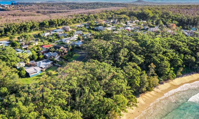 Bendalong House | Sting Ray Bay: Oceanfront Retreat with Exceptional Amenities
