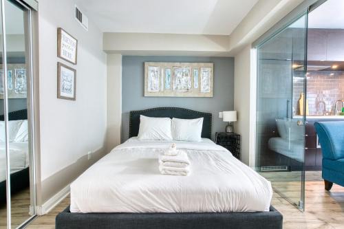 Bloor-Yorkville Apartment | STK Yorkville Toronto