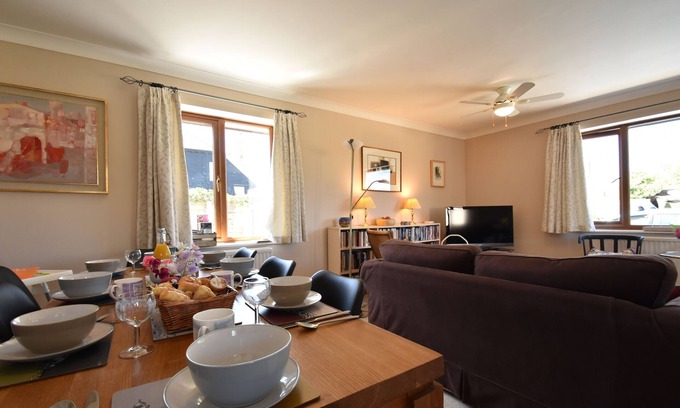 Icklesham House | Dog-Friendly Stoats: Family Retreat Near Beach & Rye
