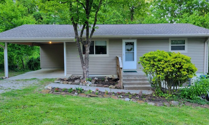 Collegedale House | Pet-Friendly 2 BR House Near Biology Trails - Top Rated!