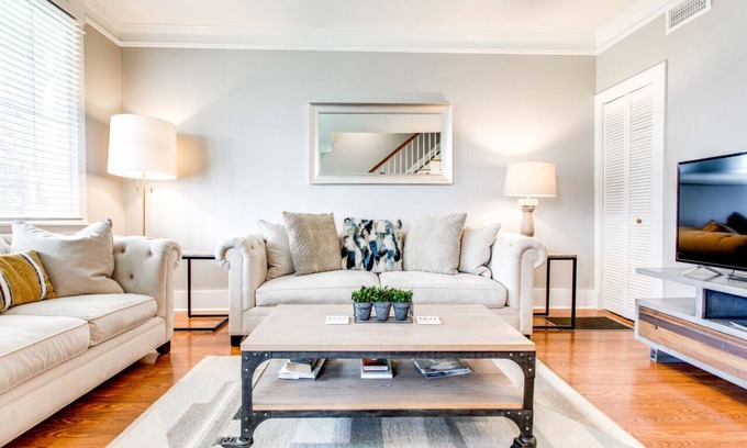Franklin Apartment | Brookwood Getaway: Relaxing Stock Tank Pool & Outdoor Theater