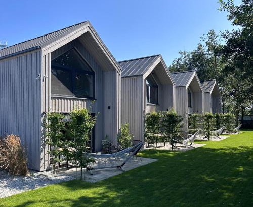 Karwienskie Bloto Drugie Cabin | Stodoły na Fali: Pet-Friendly Retreat with Ocean Views