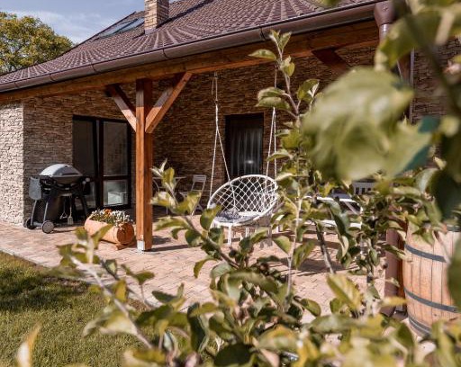 Libice nad Cidlinou House | Stodola na Vsi: Guest Rated 9.8 with Breakfast & Family-Friendly