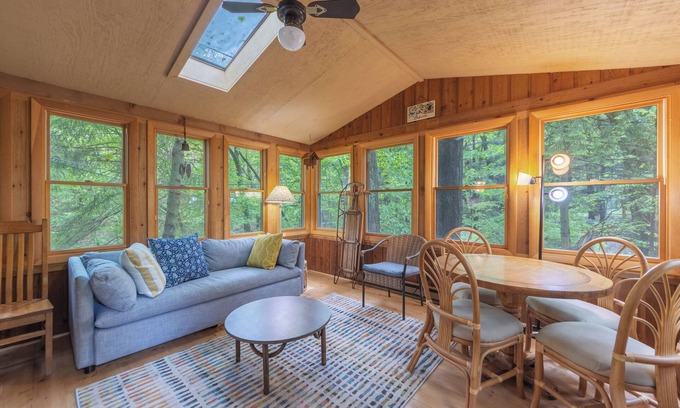 Covert House | Happy Days: Pet Friendly Retreat in Rustic Resort Community