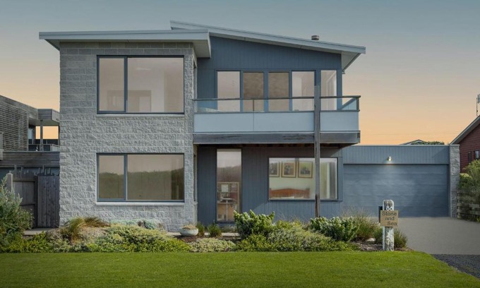 Port Fairy House | Oceanfront Escape at Stone and Sea - Rated 9.5/10
