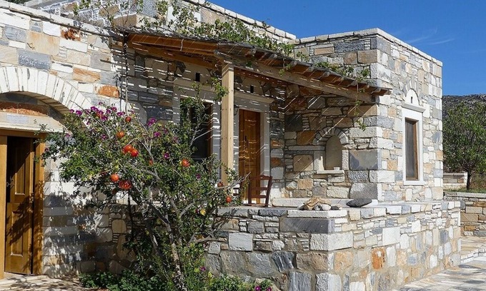 Moutsouna House | Tranquil Azalas Beachfront Retreat with Cozy Fireplace