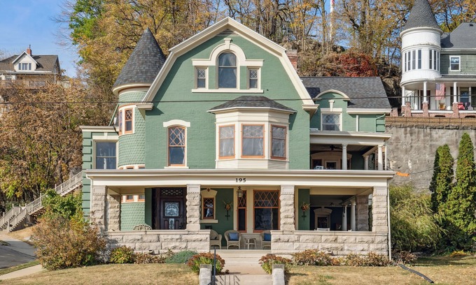 Dubuque House | Stone Cliff Manor- historic home with unique history. Perfect for large groups