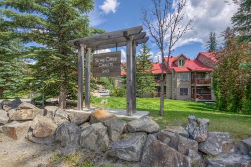 East Kootenay Apartment | Experience Comfort at Stone Creek by FantasticStay