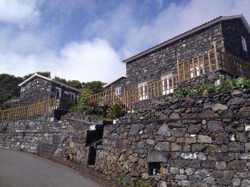 Calheta de Nesquim House | Family-Friendly Stone Dreams - Pedra da Atafona, Rated 10/10