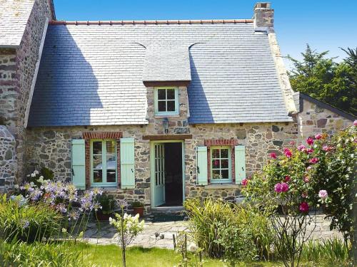 Plurien House | Cozy Holiday Home Near the Coast, Family-Friendly Escape