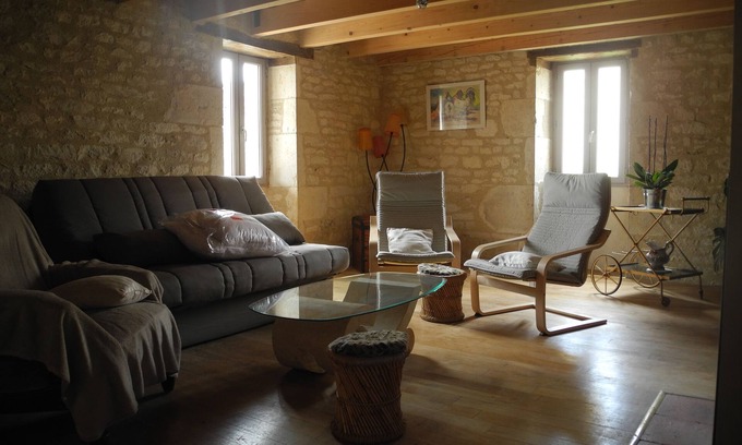 Lhospitalet House | Charming Stone House Retreat in White Quercy with Kitchen
