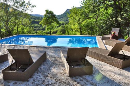 Kotli House | Cozy Kotli Retreat with Garden, Grill, and Pool Access