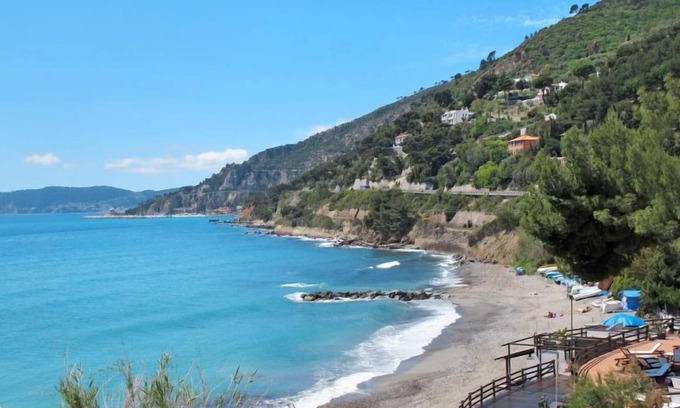 Garlenda Apartment | Oceanfront Retreat at Stone House View by Interhome