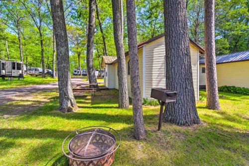 Stone Lake House | Relax at Stone Lake Cabin with Fishing Access & Wheelchair-Friendly