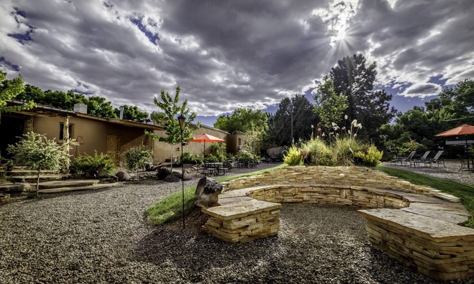 Blanding Hotel | Top-Rated Stone Lizard Lodging with Family-Friendly Amenities