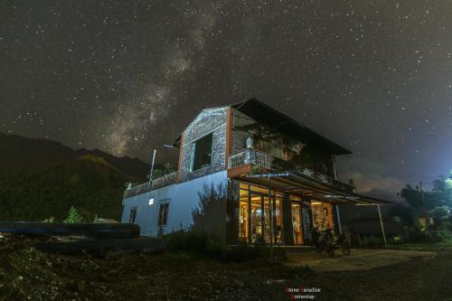 Sa Pa House | Oceanfront Stone Paradise Homestay with Hot Tub & Dining