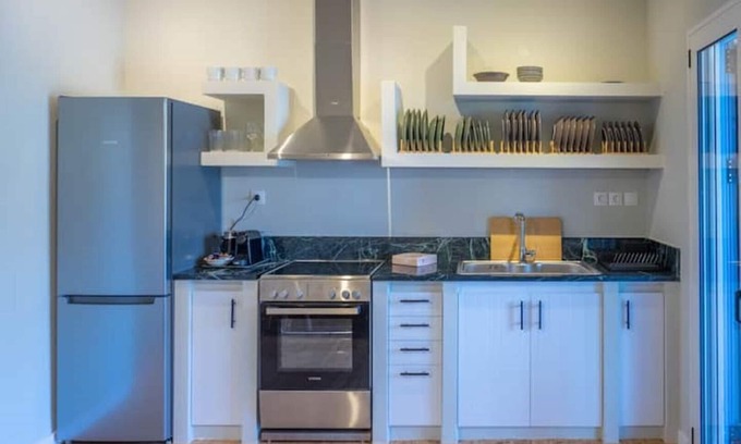 Filiatra Apartment | Charming Stone Residence Near Eiffel Tower with Breakfast