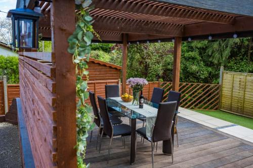 Ryde House | Just Steps from the English Channel - Family & Pet Friendly