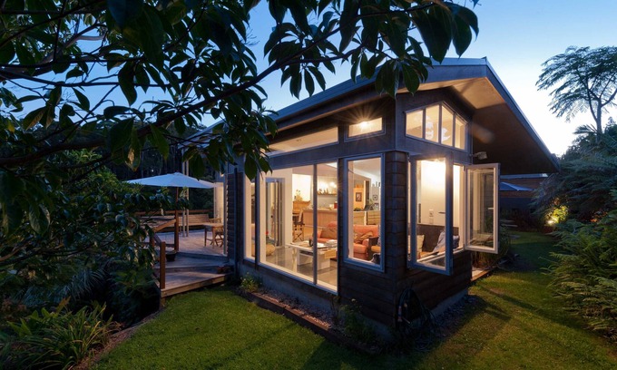 Kerikeri House | Stone Store Lodge: Unique Retreat with Spa and Hot Tub