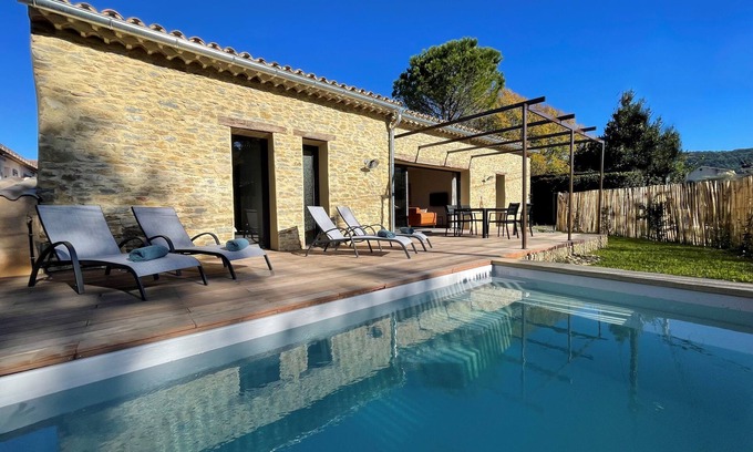 Sablet House | Idyllic Stone Villa with Heated Pool near Dentelles de Montmirail