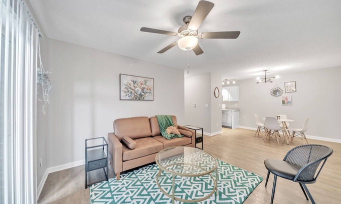 New Albany Apartment | Stonecrest 713, 2Bd Apt I Free Parking I Pool