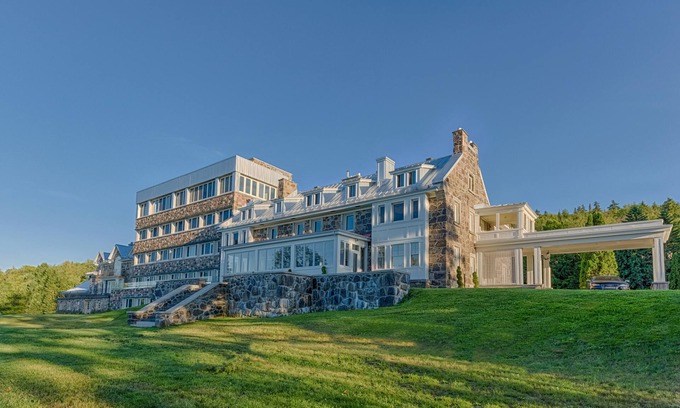 Sainte-Agathe-des-Monts Hotel | Experience StoneHaven Le Manoir: Guest Rated 9.8/10