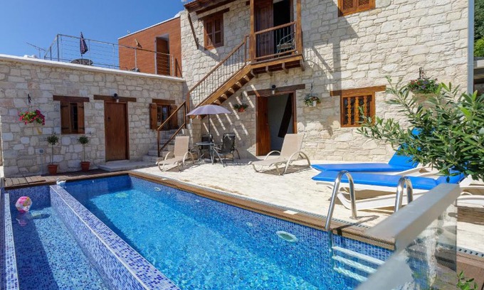 Kallepia Villa | Elegant Stonehouse with Private Pool and Ocean View