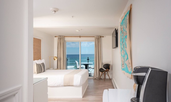 York Beach Hotel | Stones Throw: Guest Rated 9.4 with Family-Friendly Amenities