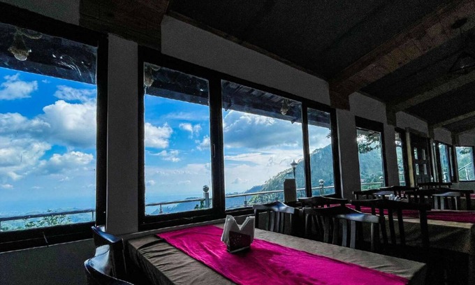 Naina Range Hotel | Discover Stoneshed Resort And Hotel: Family-Friendly Escape