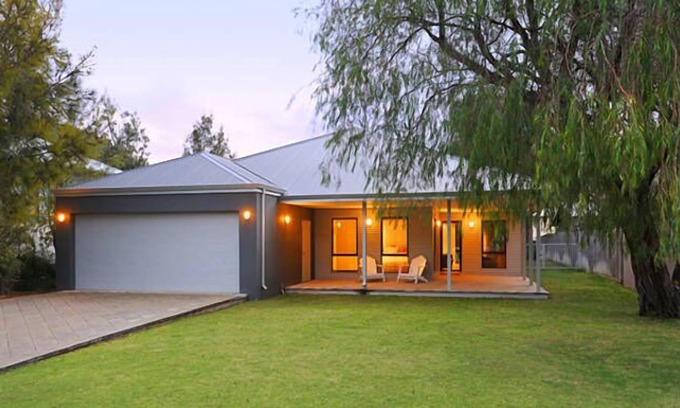 Quindalup House | Stoneshore Holiday House: Oceanfront Bliss with Pet Welcome